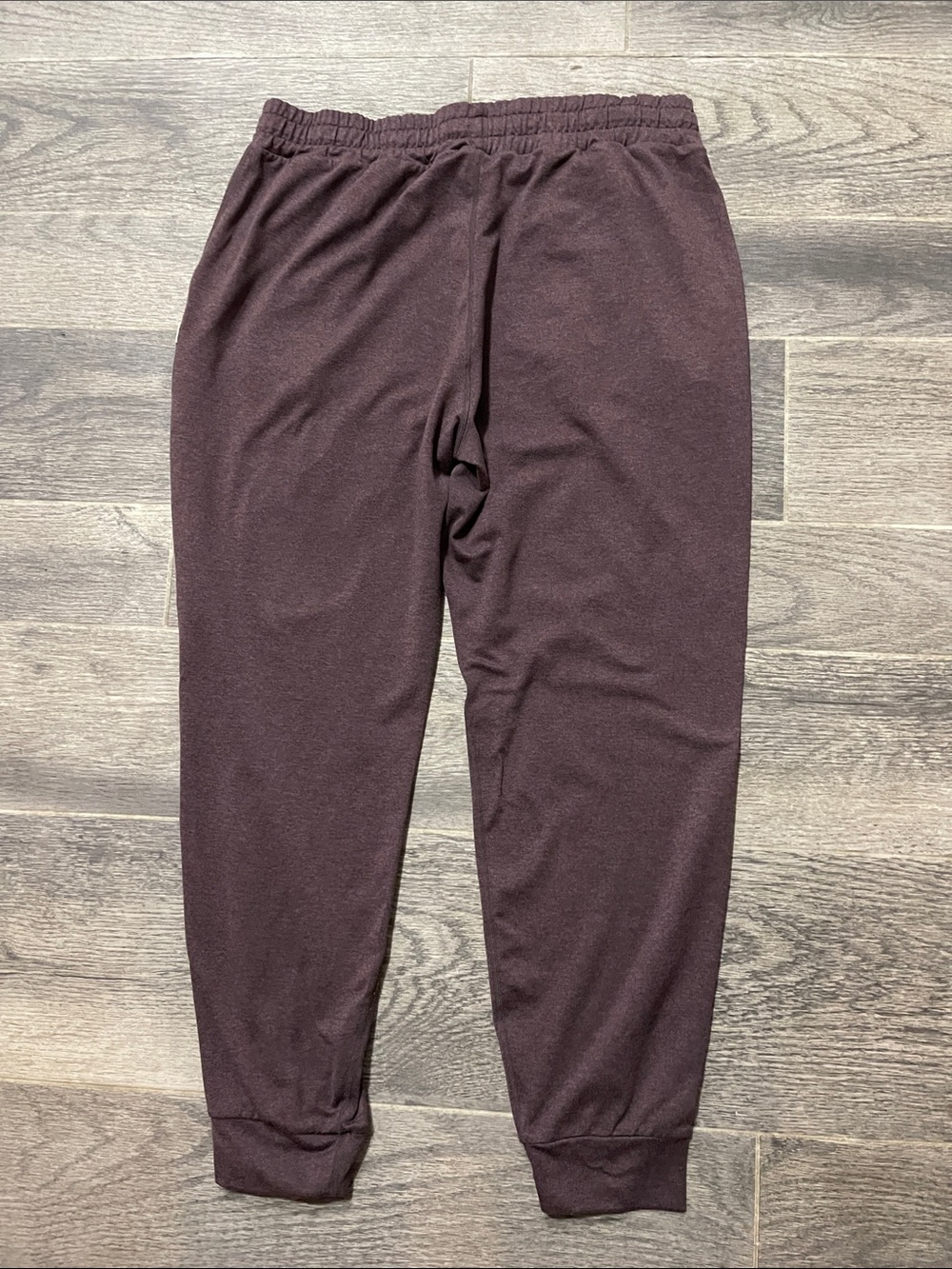 Vuori Women’s Performance Joggers - Picture 5 of 7